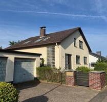 Einfamilienhaus mit Einliegerwohnung und Doppelgarage zum Verkauf - Rodenbach