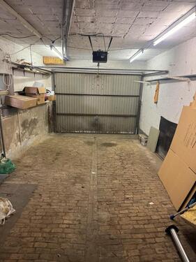 Foto - Große Garage mit Lagerfläche und Stellplatz zu Vermieten