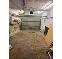 Große Garage mit Lagerfläche und Stellplatz zu Vermieten - Offenbach am Main