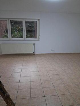 Foto - Souterrain wohnung - 600,00 EUR Kaltmiete,
