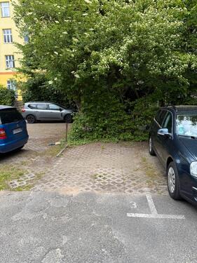 Foto - Privater Parkplatz im Innenhof zu vermieten