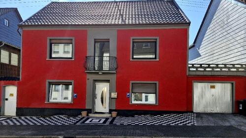 Foto - Verkaufe 1-2 Familie Haus mit Parkplatz und Garage in Püttlingen