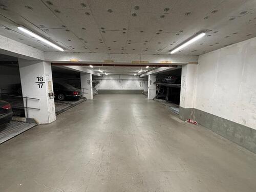 Foto - Moderner Tiefgaragenstellplatz (Doppelparker) in Leipzig-Lindenau
