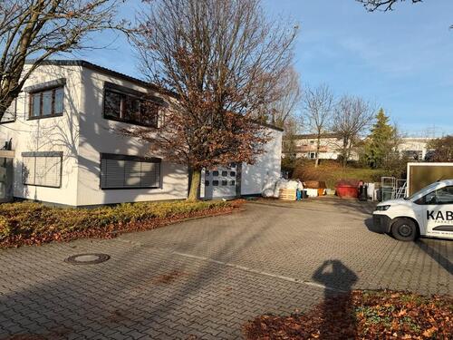 Foto - Gewerbehalle mit Büro in Bretten zu vermieten