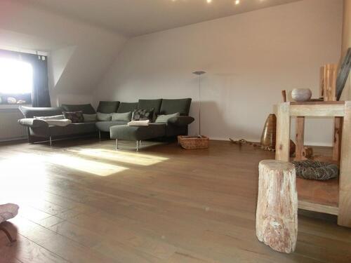 Foto - 4 Zimmer-Maisonette, zwei Bäder, Innenhofnutzung und Garage