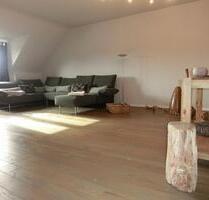 4 Zimmer-Maisonette, zwei Bäder, Innenhofnutzung und Garage - Erftstadt