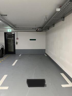 Foto - Tiefgaragenstellplatz - 110,00 EUR Miete,