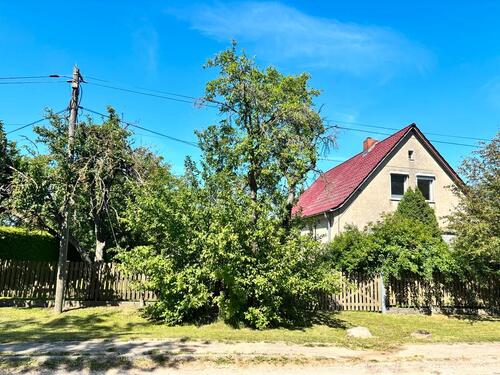 Foto - Einfamilienhaus mit Garage,Carport und Scheune