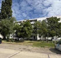 Sonnige Aussicht mit Aufzug - 377,00&nbsp;EUR Kaltmiete, ca.&nbsp; 65,11&nbsp;m&sup2; in Halle (Saale) (PLZ: 06132) Silberhöhe