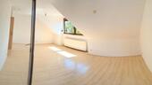 Foto - BFH von privat: Helle 3-Zi.-DG-Wohnung + West-Balkon & TG-Stellp.