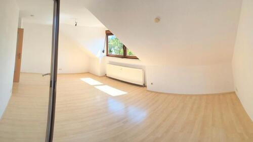 Foto - BFH von privat: Helle 3-Zi.-DG-Wohnung + West-Balkon & TG-Stellp.