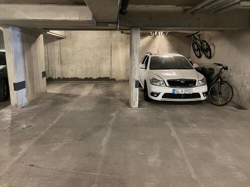 Foto - Aussen- und Tiefgaragenstellplätze in Alt-Hürth für PKWs und Motorräder