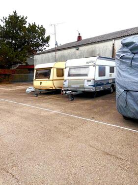 Foto - Stellplatz Wohnmobil oder Fahrzeug.