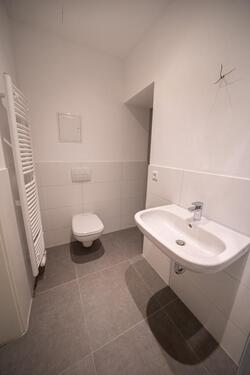 Foto - Kernsanierte 2-Zimmer-Wohnung mit Balkon im Herzen von Naumburg