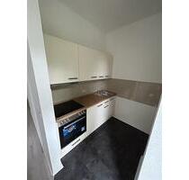 Günstige 3-Zimmer mit Einbauküche, Terrasse, Dusche und Laminat in zentraler Lage! SP mgl. - Chemnitz Hilbersdorf