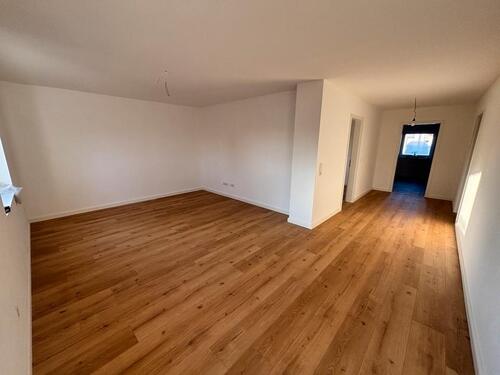 Foto - 3 Zimmer Wohnung 92 m2 zu vermieten.