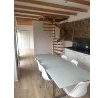 Schöne Maisonette Wohnung mit Balkon zu vermieten - Feilbingert