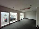 Foto - Büro-Ladenfläche mit Parkplätzen in zentraler Lage