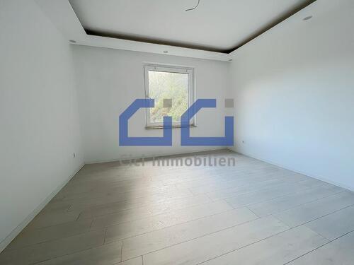 Foto - Komplett neu renovierte 3-Zimmer-Wohnung mit neuem Duschbad!