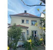 Zweifamilienhaus - 460.000,00&nbsp;EUR Kaufpreis, ca.&nbsp; 130,00&nbsp;m&sup2; in Flörsheim am Main (PLZ: 65439)