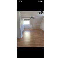 1 Zimmer Dachgeschoss Wohnung Degerloch zentral gelegen - Stuttgart