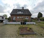 Foto - Ein-Zweifamilienhaus mit großem Grundstück