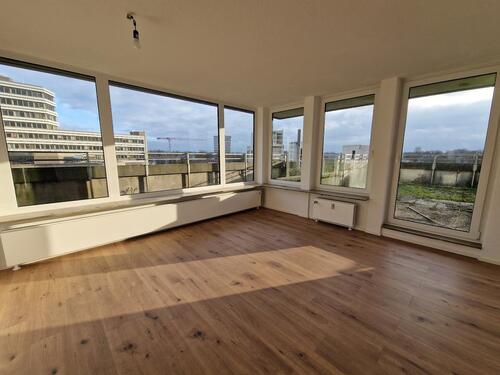 Foto - Große Dachterrasse und renovierte 2-Zimmer-Wohnung im Zentrum von Nürnberg