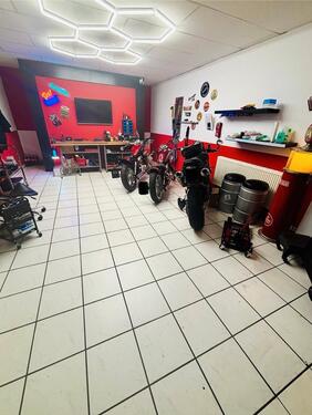 Foto - Motorrad Stellplatz Garage Winter Lagerung Einlagerung Box