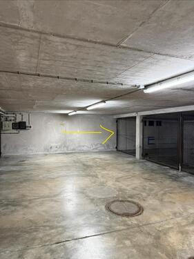 Foto - Abschließbarer, breiter TG Stellplatz - Nähe U6, Terofalstraße