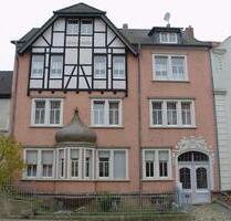Individuelle 3-Raum-Wohnung mit Doppeltüren und Laminat - Naumburg (Saale)
