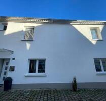 Charmantes Zweifamilienhaus in zentraler Lage - Wassertrüdingen