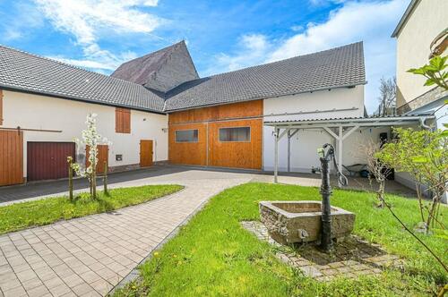 Foto - Mehrfamilienhaus, Bauernhof, Bauernhaus, Dreiseitenhof