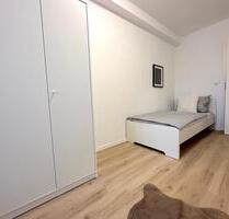 Drei Zimmer frei in moderner 5er WG mit eigenem Balkon in Frankfurt Nied – Coventrystraße 65! - Frankfurt am Main