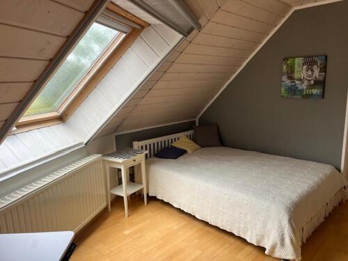 Foto - Schöne, voll möblierte 2 Zimmer in größerem Wohnbereich