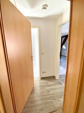 Foto - Ruhige 1-Raum-Whg. zu vermieten, zentrale Lage, PP optional mgl.