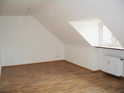 Foto - Schöne renovierte 2,5 Zimmer Dachgeschosswohnung in Altenessen