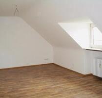 Schöne renovierte 2,5 Zimmer Dachgeschosswohnung in Altenessen