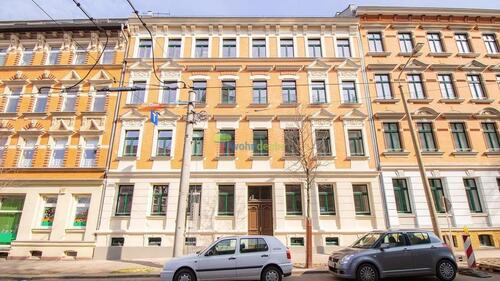 Foto - Frisch renoviert - Tolle Wohnung mit Parkett, geräumiger Wohnküche, Balkon und Duschbad