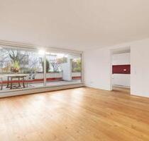 Stilvoll renovierte 3-Zimmer-Wohnung mit großer Balkonterrasse am Schwabinger Bach - München Schwabing-Freimann