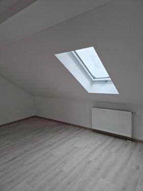 Foto - 2 Zimmer Küche Bad DG-WOHNUNG - 800,00&nbsp;EUR Kaltmiete, ca.&nbsp; 67,00&nbsp;m&sup2;