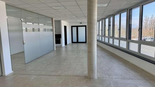 Foto - Moderne und vielseitig nutzbare Büro- Praxisfläche!