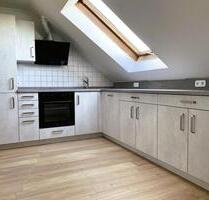 Renovierte 3-Zimmer-Dachgeschosswohnung mit Loggia und Garage - Bisingen