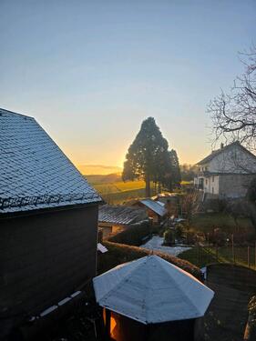 Foto - Großzügige 4-Zimmer-Wohnung mit Einbauküche & Stellplatz