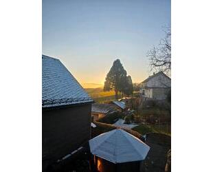 Großzügige 4-Zimmer-Wohnung mit Einbauküche & Stellplatz - Gevenich