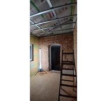 Frisch renoviert ins neue Glück: 2-Raum-Wohnung im EG - Hohenstein-Ernstthal