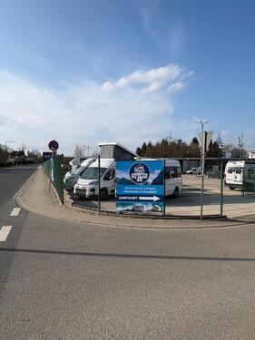 Foto - Caravan Camper Wohnmobil Boot Winterlager Stellplatz