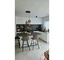 Moderne Maisonette Wohnung - Einbauküche, Garage und Stellplatz - Gründau