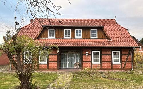 Foto - Charmantes Fachwerkhaus, Einfamilienhaus, Wohnfläche 200 m2