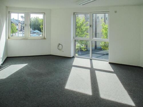 Foto - Modernes Büro - gegenüber vom Bahnhof