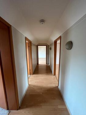 Foto - Großzügig geschnittene DG Wohnung mit zentraler Lage